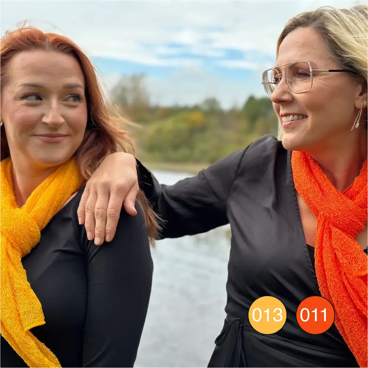 Ella Cape - Vår populära finstickade Cape i många färger | Ulla Jacobsson Kläder